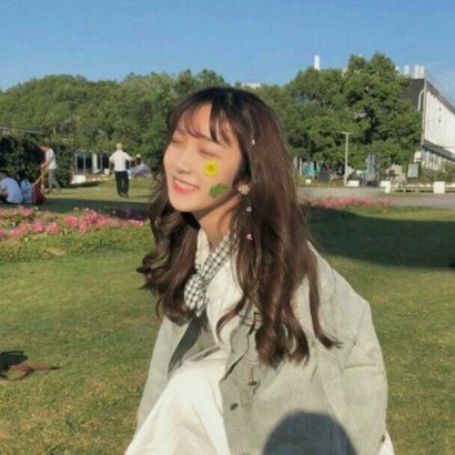 36张高清时尚闺蜜头像 一人一张的QQ女生头像合集