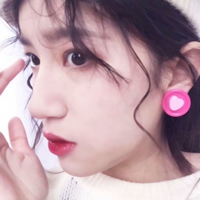 女生潮流QQ头像合集 21张高清酷感女生头像分享