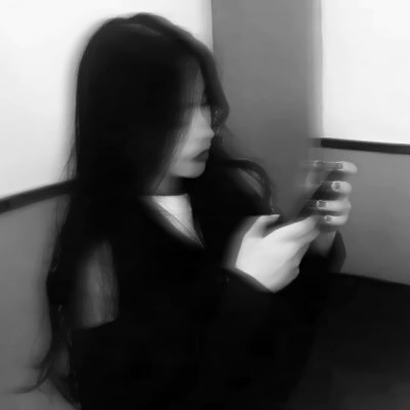 22张氛围感拉满！女生模糊感黑白QQ头像合集