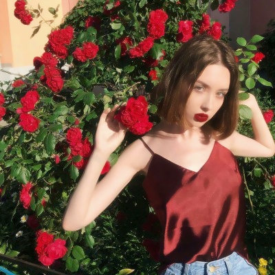 个性外国美女头像合集 24张不同风格的高颜值头像来了