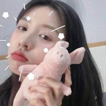 16张带表情的可爱女生头像合集