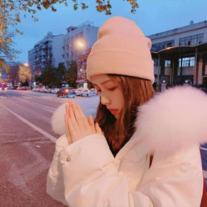 女生微信时尚头像合集 12张简约大气又带气场的女生头像