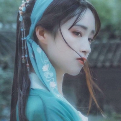 22张高清氛围感拉满的真人女生古风头像