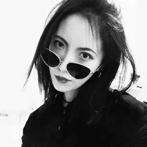 18张黑白高冷霸气女神范女生头像