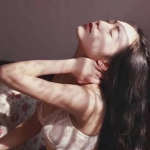 15张高清超有氛围感的女生意境头像 适合当微信头像