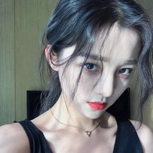 超好看的闺蜜女生头像 18张高清原图合集