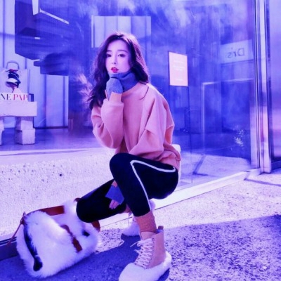 33张高清紫色高贵女生真人头像 氛围感拉满的QQ头像合集