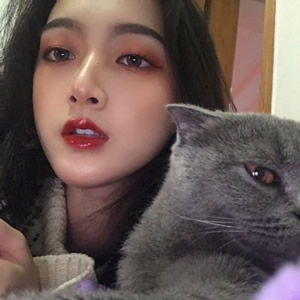 当下超火的网红酷飒女生头像 16张高清美图合集