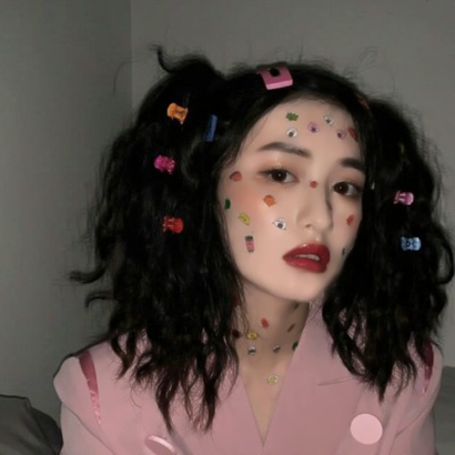 女生美妆高清头像合集 30张精选时尚美妆女生头像