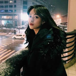 16张高清QQ高冷伤感女生头像 带着难过情绪的女生头像合集