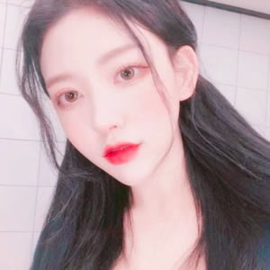 14张高清时尚美女微信头像 好看的女生头像合集