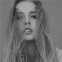 18张欧美风女生灰色伤感头像 氛围感拉满