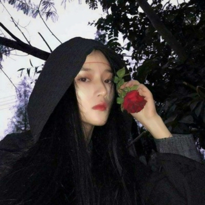 24张高清氛围感女生头像合集 最新意境女头像素材