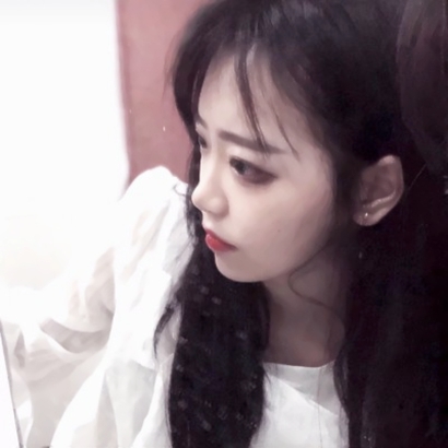 12张氛围感拉满！时尚气质女生高清头像合集