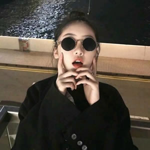 气质高冷的时尚女生头像 16张高清养眼图