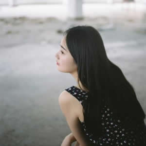 最新高清小清新女生头像合集 共12张好看头像
