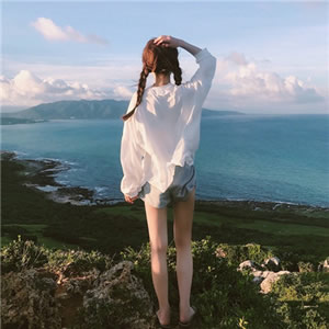 海边长发背影女生微信头像 12张高清美图合集