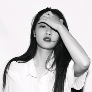 18张自带高冷气场的女生黑白头像 高清质感拉满