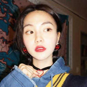 16张简约气质款女生高清头像合集