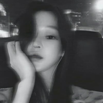 22张氛围感拉满！女生模糊感黑白QQ头像合集