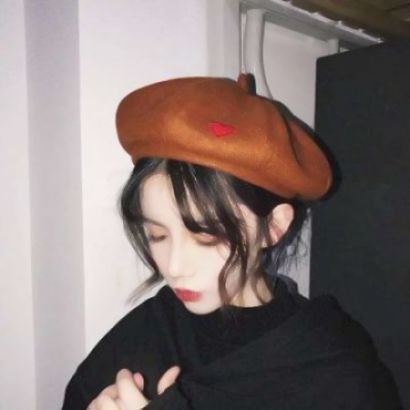 女生微信头像合集：15张成熟高冷女王范高清图