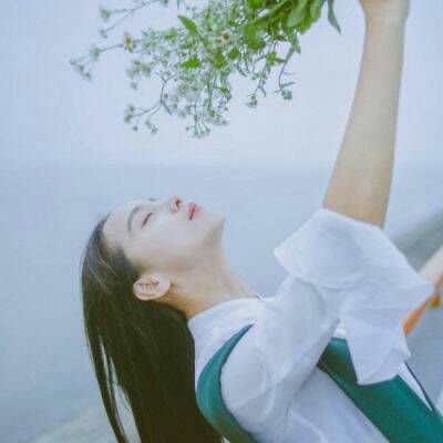 12张高清唯美小清新女生头像 氛围感拉满