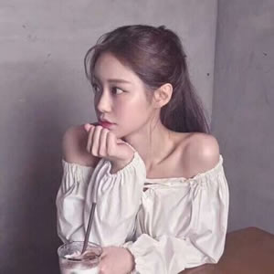 16张高清成熟优雅气质女生头像，性感氛围感拉满