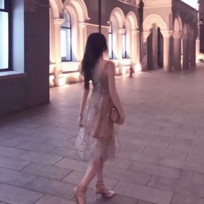 30张成熟清新又带霸气感的女生头像 高清质感拉满