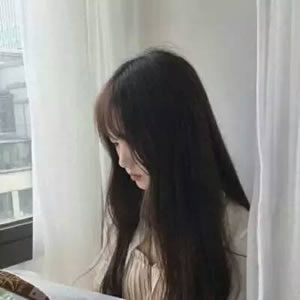 12张高清小清新时尚女生头像 适配微信的大方氛围感头像