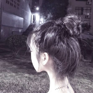 微信背影女头像 16张高清可爱马尾女孩背影图合集