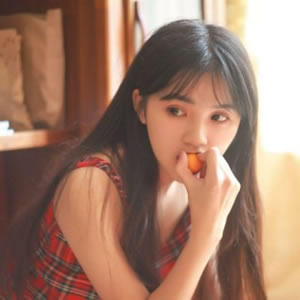 14张高清时尚美女微信头像 好看的女生头像合集