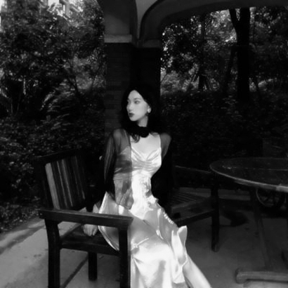 高冷御姐黑白头像！21张高清好看的氛围感头像合集