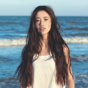 12张高清韩系文艺女生QQ头像 清新氛围感拉满