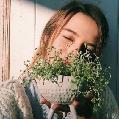 12张高清好看的森系欧美女生头像合集