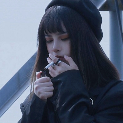 21张高清霸气暗系超酷女生头像合集