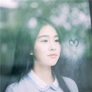 12张高清清新长发真人美女头像 适合当微信头像的女生头像合集