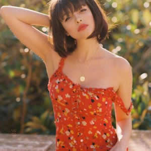 18张氛围感拉满！欧美淡雅气质女生微信头像