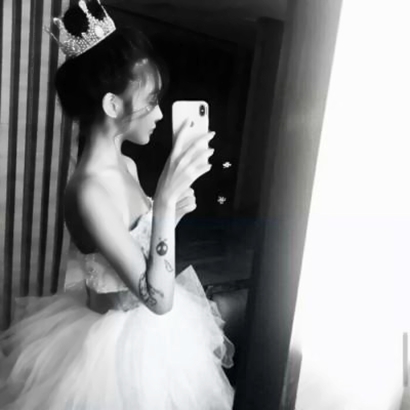 24张高冷气质黑白女生头像 高清冷酷款女生头像合集