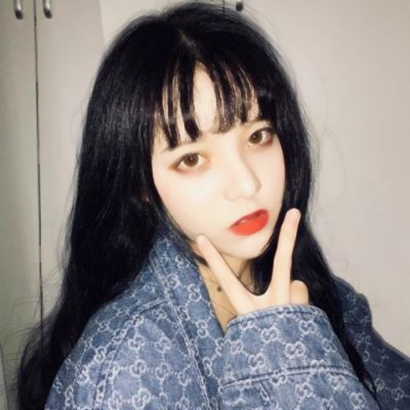 11张高清伤感冷酷风女生网图头像 氛围感拉满