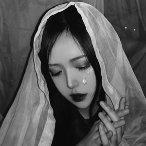 16张高清伤感高冷黑白女头像 女生头像合集