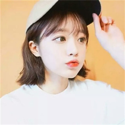 红唇唯美女生头像 12张高清甜酷红唇头像合集