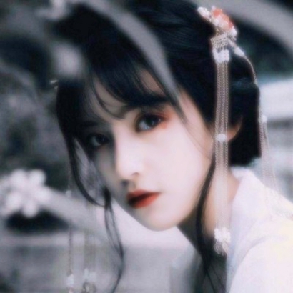 22张高清氛围感拉满的真人女生古风头像