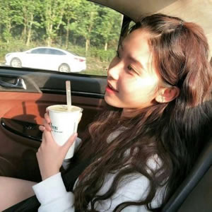 14张高清真人可爱女生头像 颜值超甜超耐看