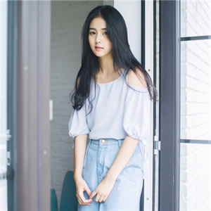 12张高清清新长发真人美女头像 适合当微信头像的女生头像合集