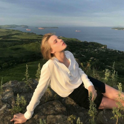 个性外国美女头像合集 24张不同风格的高颜值头像来了