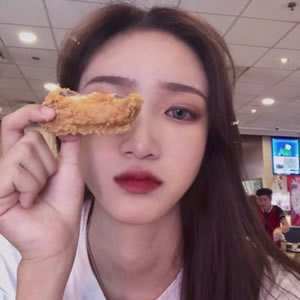 超有格调！14张高清个性女生微信头像合集