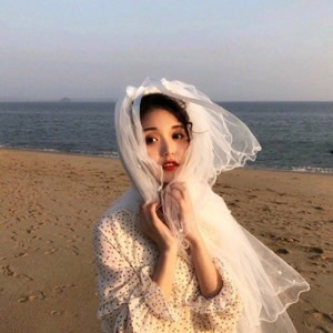 微信女生时尚头像合集：14张青春又拉风的时尚女生头像