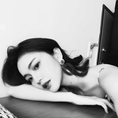 35张高清御姐范高冷黑白女头 氛围感拉满的女生头像合集