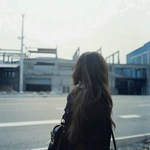 16张非主流女生背影头像 直接存就能用