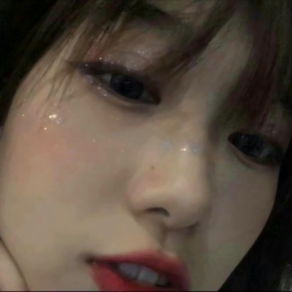 16张高清近距离女生脸部特写个性女头